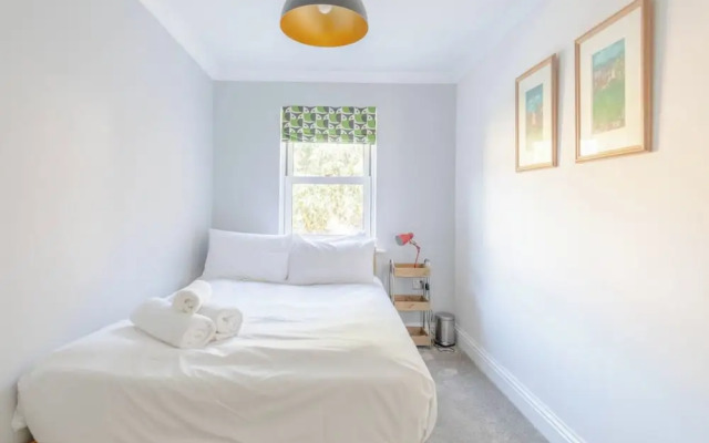 Beautiful & Modern 3BD House- Kennington!