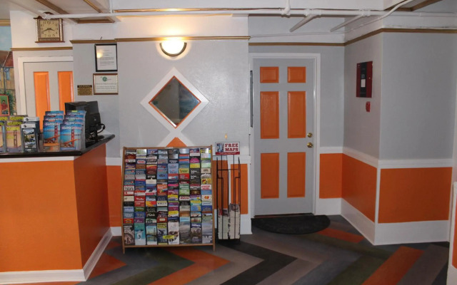 Layne Hotel