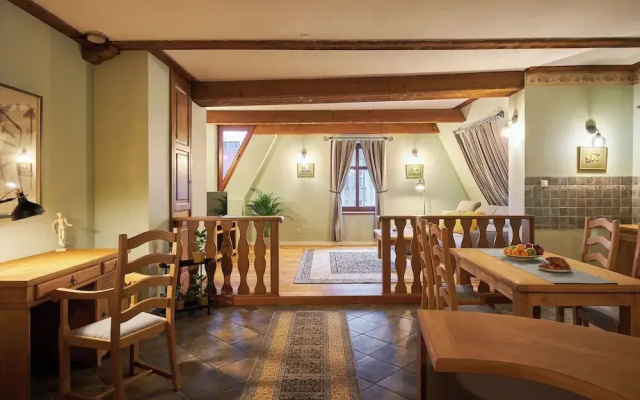 Vincent Old Town Apartments