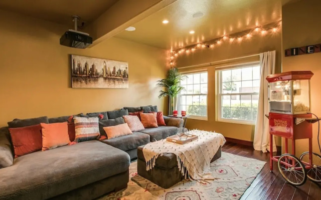 Luxe Scottsdale Home W/pool, Spa, & Tesla Charger