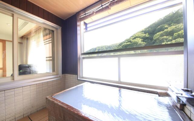 Ryotei Hanayura Ryokan