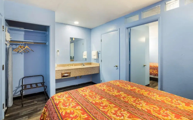 Days Inn & Suites Tucson AZ