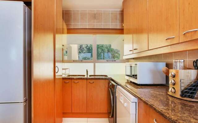 Clifton Apartment w Direct Beach Access Marella