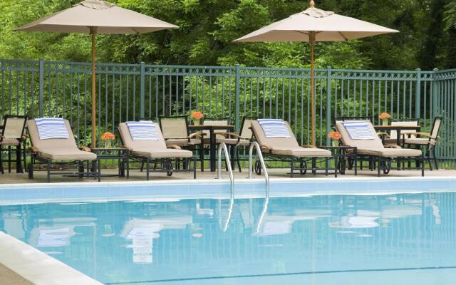 Merriweather Lakehouse, Autograph Collection