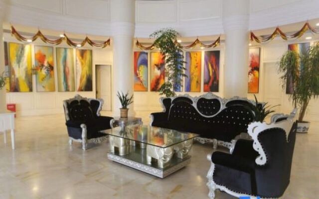Roman Holiday Hotel