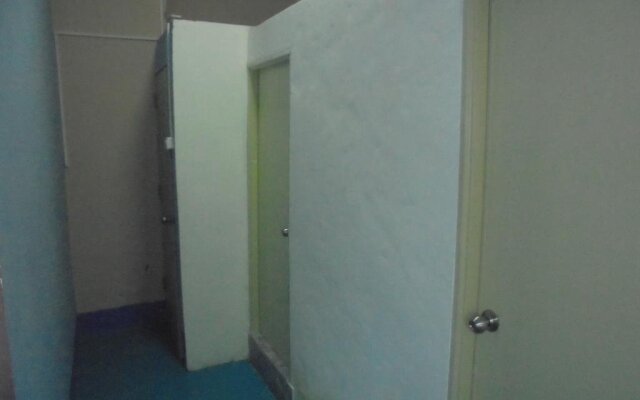 P.S. Guesthouse And Bar