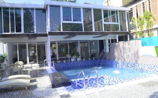 Corbett Treff Hotel