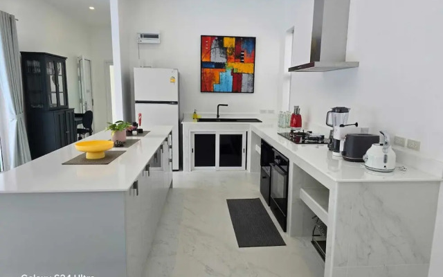 Bougain Villas Salad Beach