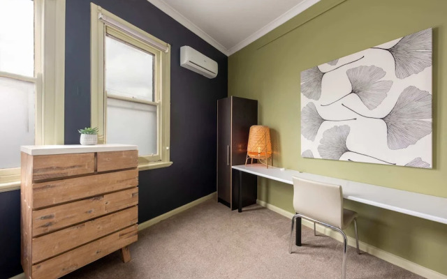 Unique 2BR Converted Storefront APT in Alphington!