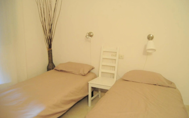 Precioso apartamento con jardín y piscina comunitaria