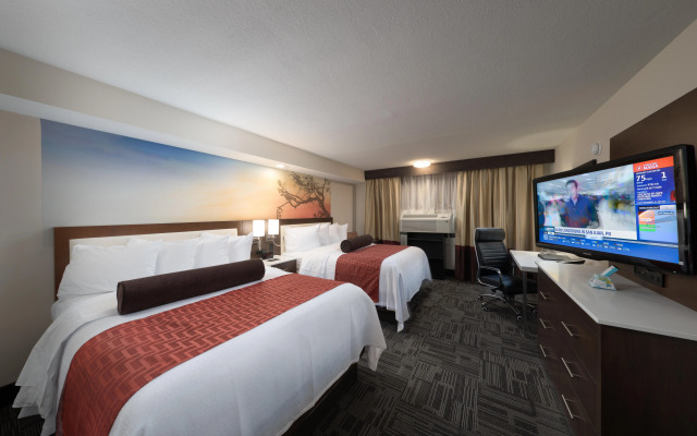 Holiday Inn Milwaukee Brookfield by IHG