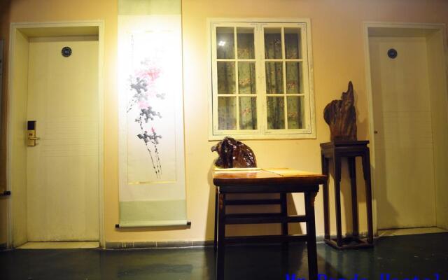 Mr.Panda Youth Hostel