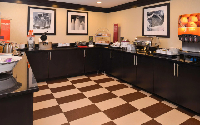 Comfort Inn & Suites