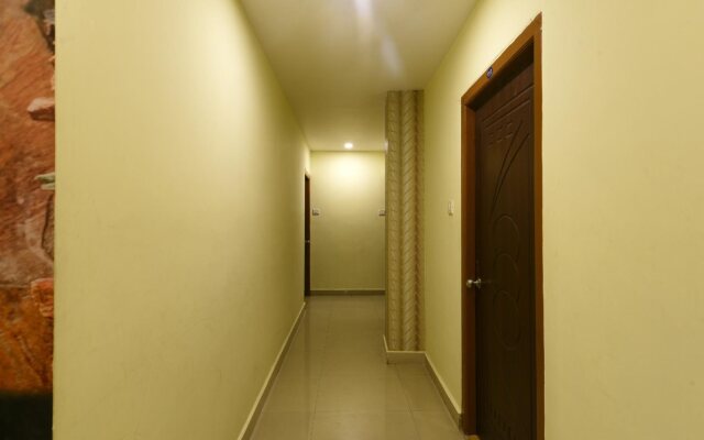 B Square Inn By OYO Rooms