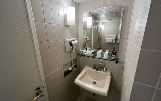 Jasmac Plaza Hotel
