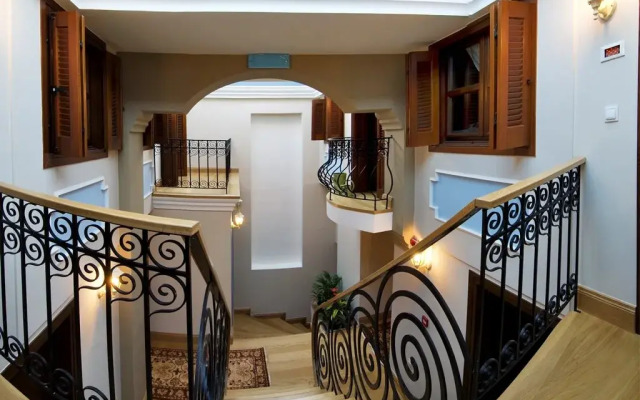 Civitas Suites Hotel