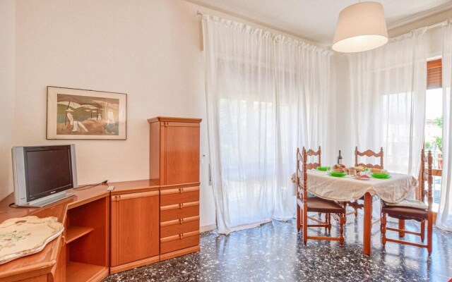Beautiful Apartment in Viareggio With 3 Bedrooms and Wifi