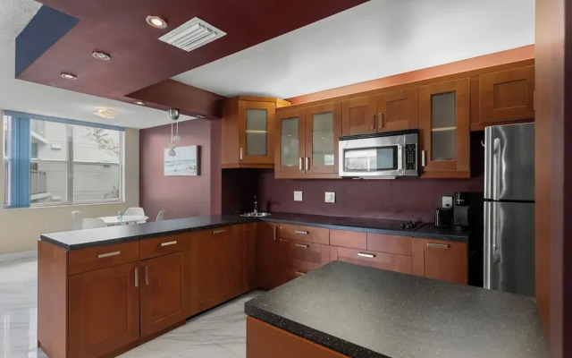 Bay Harbor Sunset Apt 2A