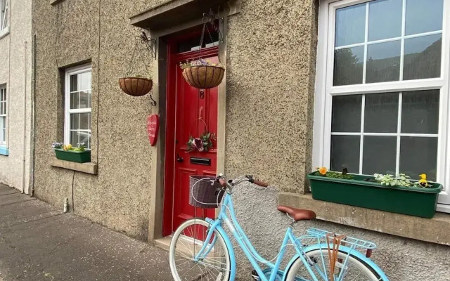 Newburghaprtment/scotland/sleeps 4/firepit/garden