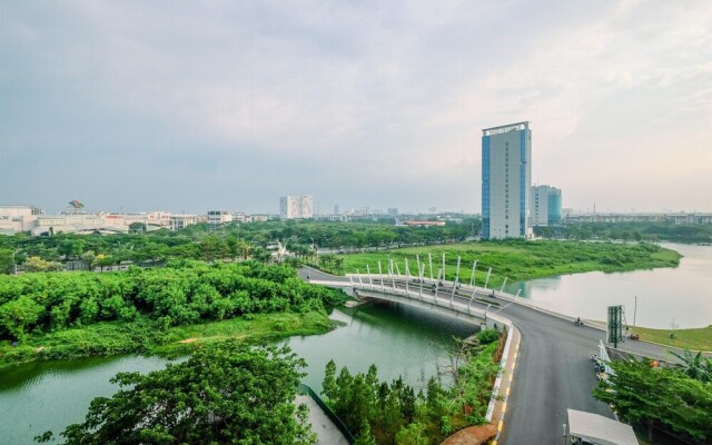 Elegant and Nice Studio at Springlake Sumarecon Apartment