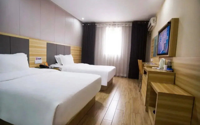 7Days Inn Chain Hotel (Changsha Yinpenling Liugoulong Subway Station)