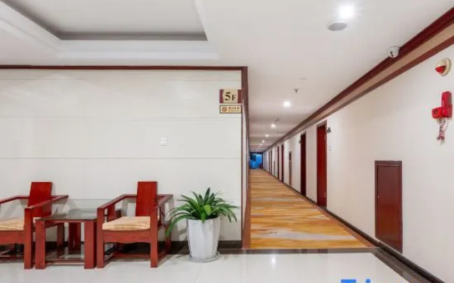 Lijiang Beisili Hotel (Gucheng Zhongyi Market Mufu)