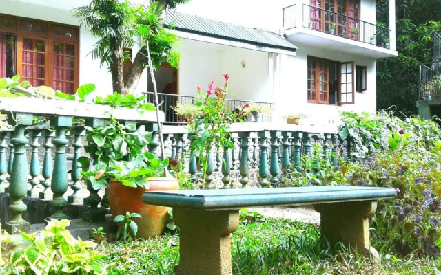The Lotus Blue - Hostel