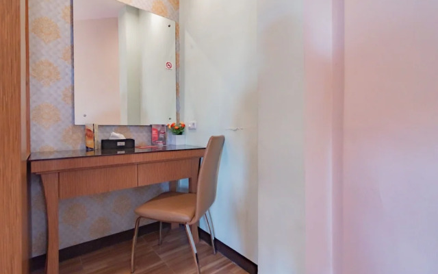 RedDoorz Plus near Bandung Station 2