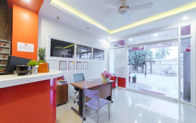 RedDoorz Plus Near SM Lanang Davao
