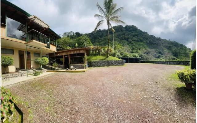 Hotel Tapanti Media De Orosi