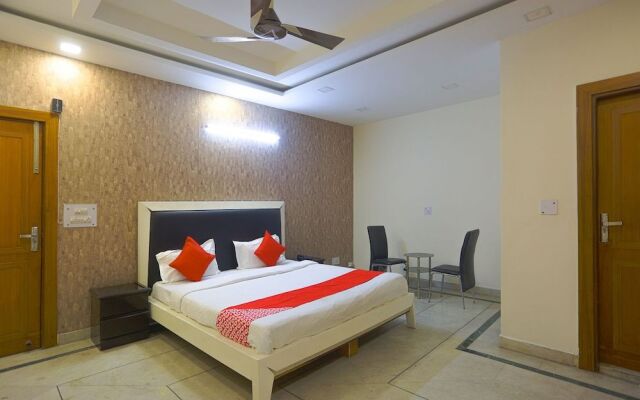 Oyo 41667 Paschim Vihar Inn