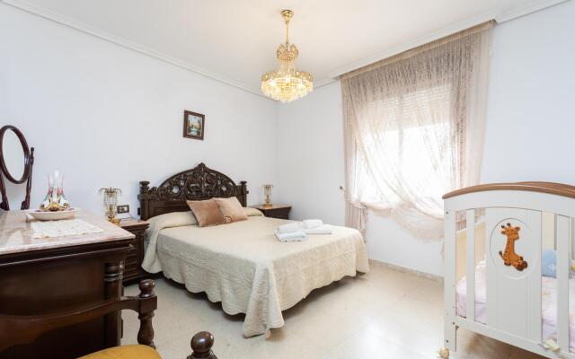 Home2Book Spacious Classic Design Apartment Center