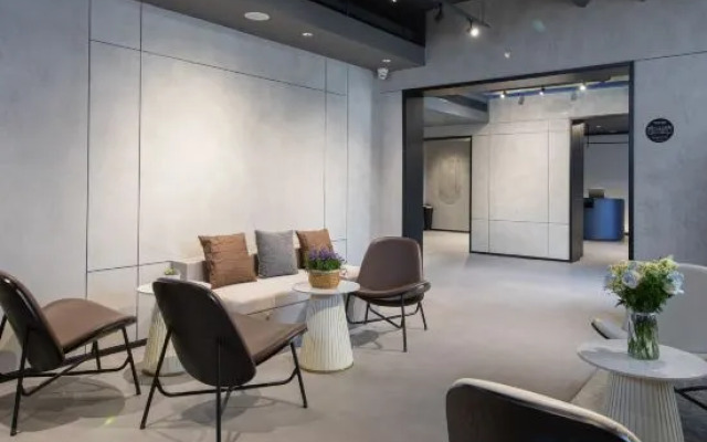 Beijing Zhongguancun Renmin University subway Station Light House Hotel