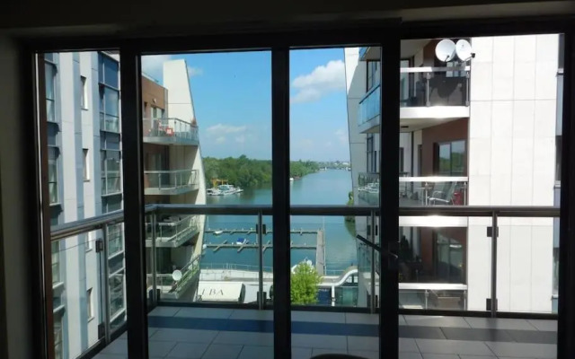 Imádnivaló medencés hotellakás szaunával.