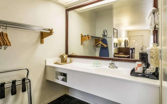 Super 8 Motel - Fresno/North CA