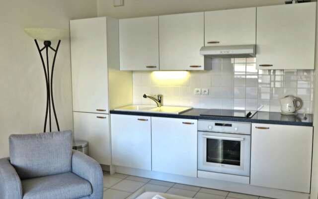 Modern and Cosy Studio