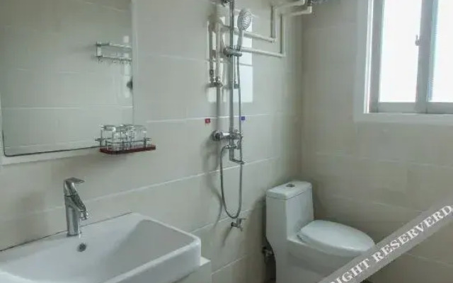 Dongshan Jinyu Seaview Apartment Hotel