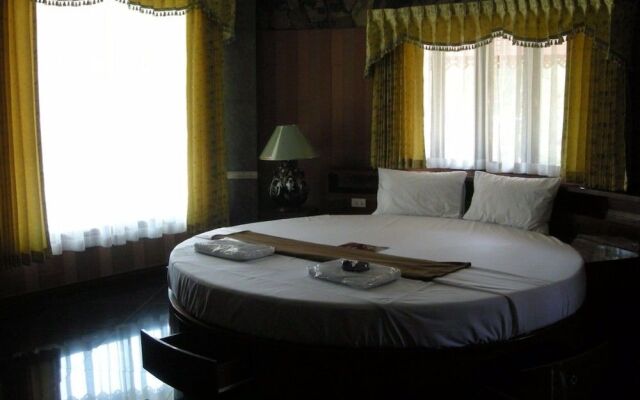 Two Tiger Resort & Spa