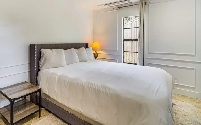 1 Block to Beach & Eats: Modern Indialantic Apt