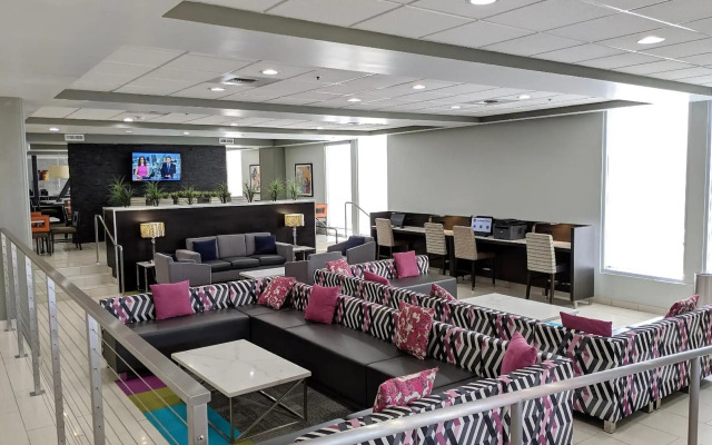 Best Western Plus Commerce Hotel