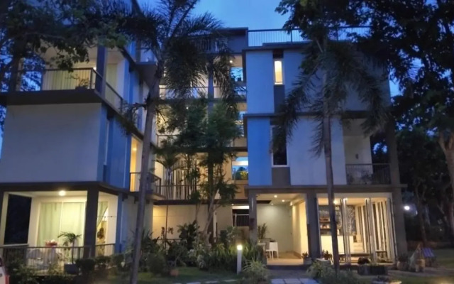 White at Sea Resort