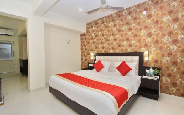 Oyo 4429 Vee Suites