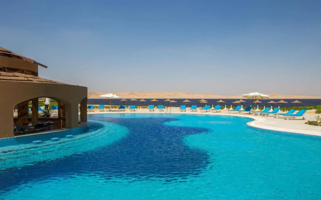 Byoum Lakeside Hotel
