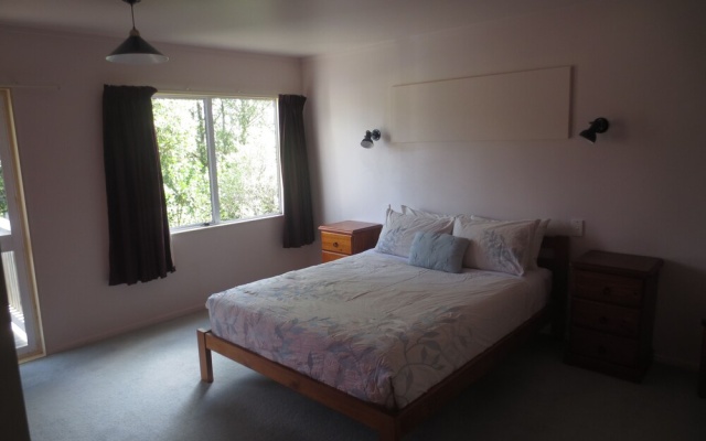 Howards Mountain Lodge – Guest Rooms – Waimarino