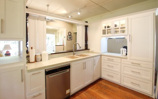Beachfront Classic 3-bed House - Whitecaps by BSL Rentals