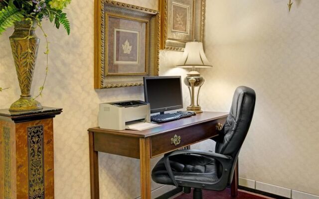 Days Inn & Suites Hickory