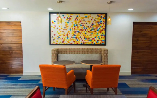 Holiday Inn Express Hotel and Suites Kinston by IHG