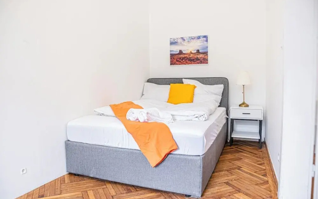 Easy Access 2BR Apartment Near AKH