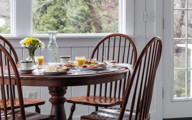 Stone Mountain Manor