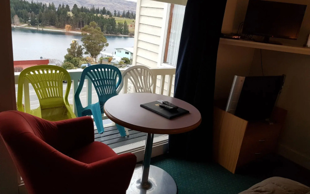 Lakeview Colonial Motel